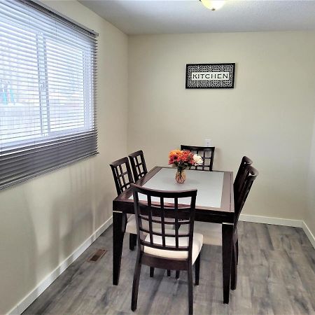 Cozy 4 Bedroom Townhouse - Peaceful Feel Of Home Winnipeg Luaran gambar